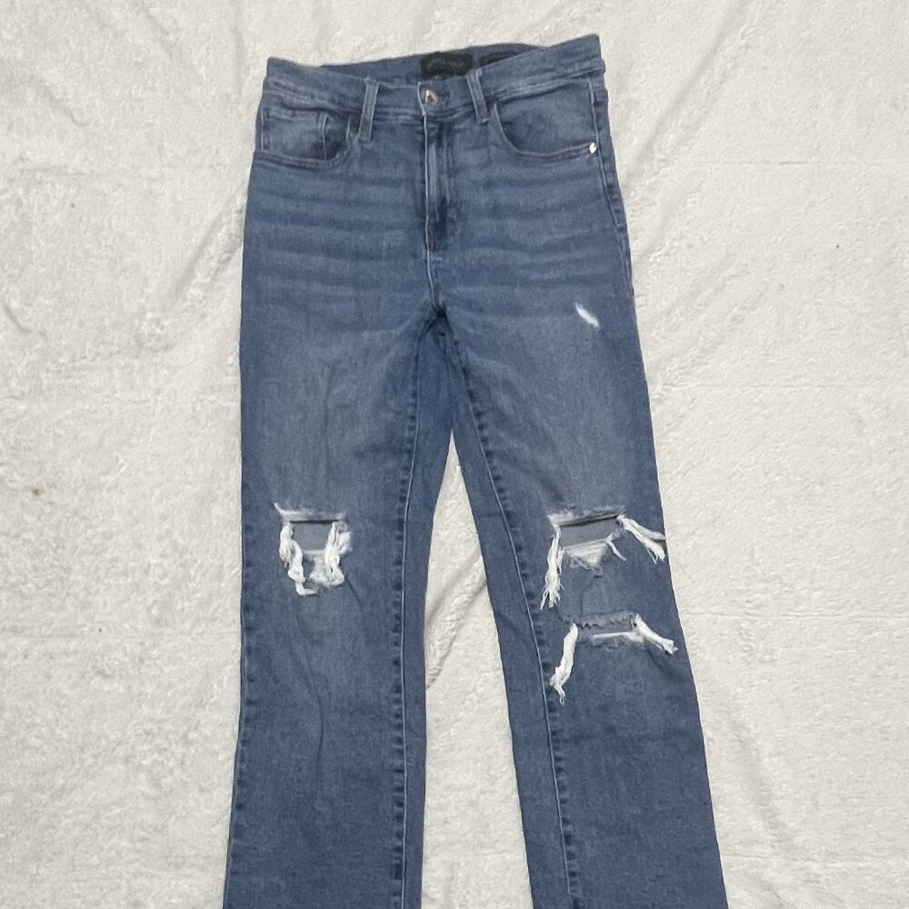 Kendall & Kylie straight leg Distressed jeans size 7
